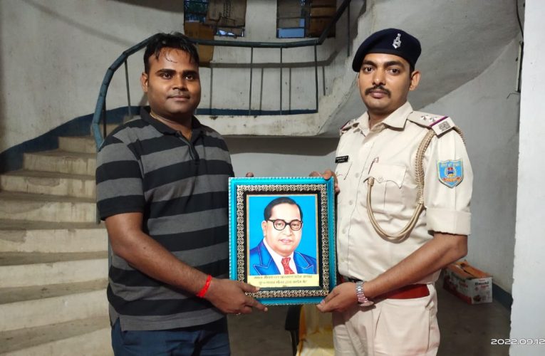 कसमार : नए थानेदार के रूप में रमाकांत ने दिया योगदान दिया, 2018 बैच के हैं पुलिस पदाधिकारी
