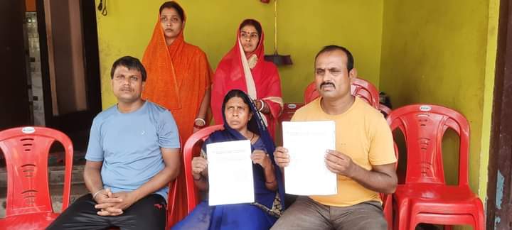 न्याय की आस : बेटे की आत्महत्या में दोषियों को सजा दिलाने के लिए भटक रही मां, पत्नी से कलह के चलते अमित ने की थी खुदकुशी, पत्नी पर पुलिसवाले से अवैध संबंध का लगाया था आरोप, सीएम, डीसी एसपी से लगाई है न्याय की गुहार
