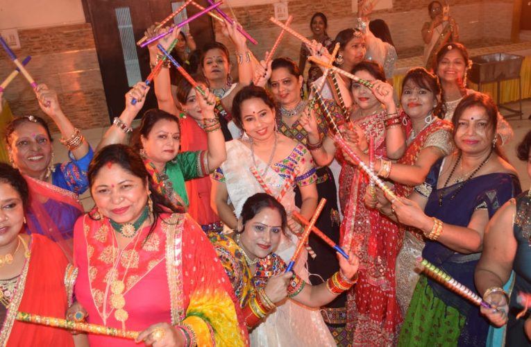 डांडिया नृत्य से बेनटेन हॉल हुआ भक्तिमय, सचिव अर्चना ने कहा—-मां दुर्गा के सम्मान में की गई रास नृत्य की प्रस्तुति 