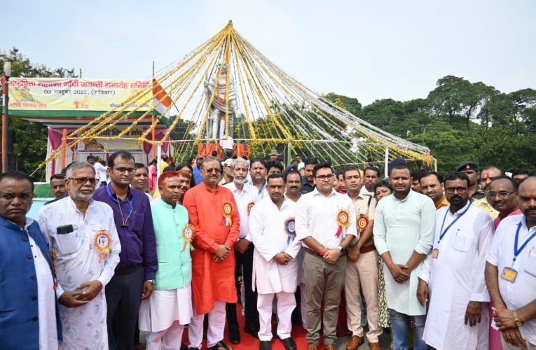 Gandhi-Shastri Jayanti : राष्ट्रपिता महात्मा गांधी व लाल बहादुर शास्त्री की मनाई जयंती, मंत्री बन्ना गुप्ता ने कहा—-गांधी और शास्त्री की सोच और व्यक्तित्व में थी काफी समानताएं 