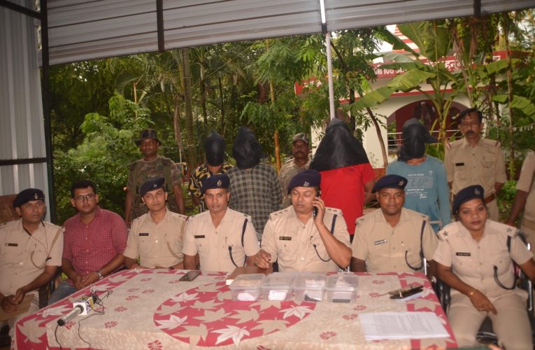 डॉ इरफान गोली कांड का खुलासा : गोली चला कर रंगदारी मांगने के जुर्म में चार अपराधी को पुलिस ने किया गिरफ्तार, फरार दो अपराधी की तलाश जारी 