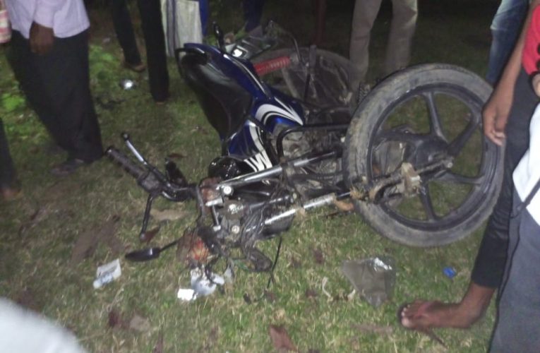 Accident : पिंड्राजोरा थाना क्षेत्र के एनएच 32 पर कार की टक्कर से बाइक चालक व महिला की मौत 