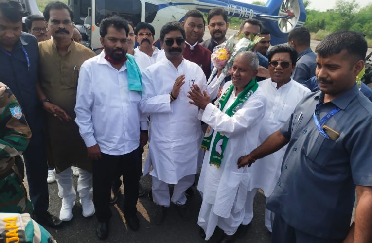 राजद नेताओं ने सीएम का किया स्वागत, हेमंत ने दिया आश्वासन— स्लम में रहने वाले गरीबों को भी मिलेगा सरकारी योजनाओ का लाभ