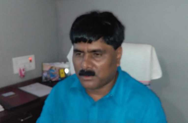 पलट वार : पूर्व विधायक योगेंद्र बोले—सत्ता से दूर होने पर हो गयी है बौखलाहट, कौन से कॉलेज से लिए हैं डिग्री, सरकारी सेवक के रूप अर्जित किए है अकूत संपत्ति, प्रतिमाह कितना था सरकारी वेतन 