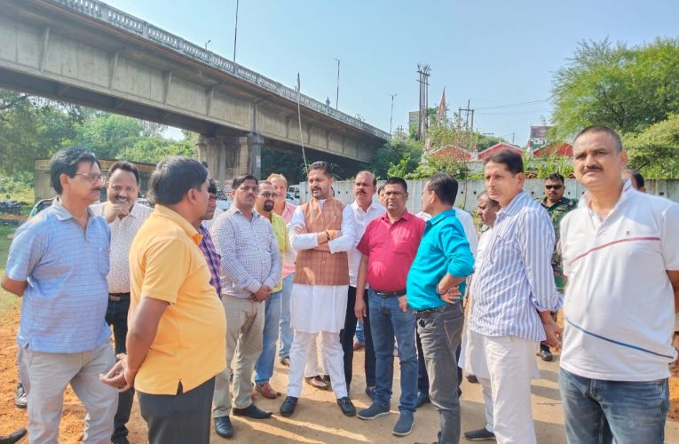 बेरमो के करगली छठ घाट का बेरमो विधायक ने किया निरीक्षण, कहा —छठ व्रतियों को नहीं होनी चाहिए किसी तरह की परेशानी 