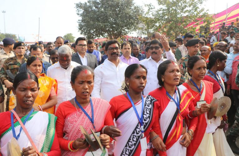 लुगुबुरु धर्म महासम्मेलन में श्रद्धालुओं की उमड़ी भीड़, समग्र विकास के लिए सीएम ने किया 30 करोड़ का ऐलान 