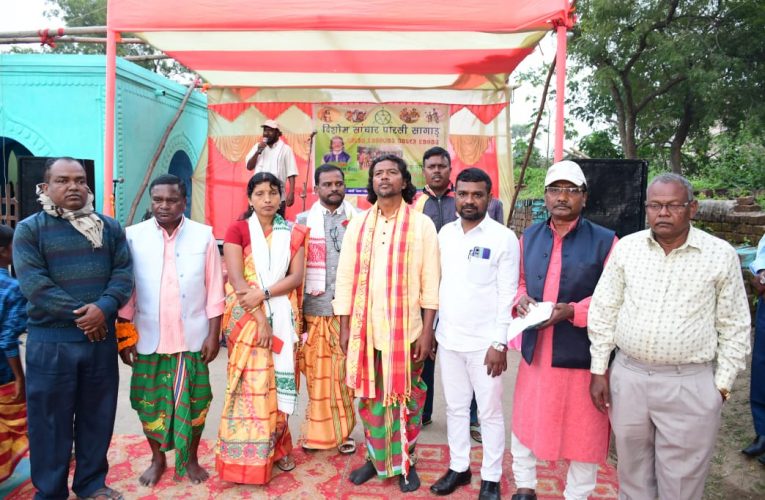 एक दिवसीय संताल सम्मेलन संपन्न, नरेन ने कहा—पूर्वजों के बताए रास्ते पर चलने से ही बचेगा समाज 