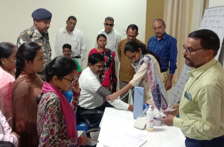 न्याय सदन में आयोजित स्वास्थ्य शिविर में 109 लोगों ने कराया जांच, एडीजे ने कहा बेहतर जीवन के लिए नियमित स्वास्थ्य जांच जरूरी