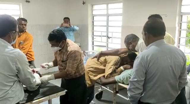 Road accident: दो बाइकों की टक्कर में एक व्यक्ति की मौत, दो घायल 
