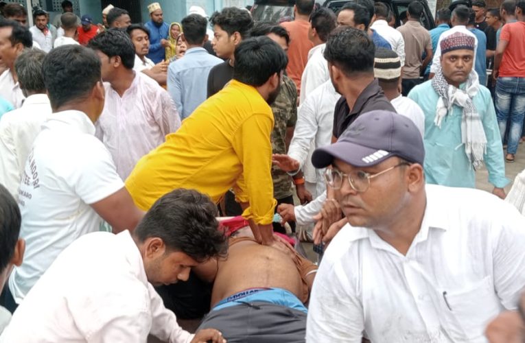 Bokaro: बोकारो के पेटरवार प्रखंड के खेतको में मुहर्रम के दिन बिजली चपेट में आने से 11 झुलसे, चार की मौत, कई गंभीर
