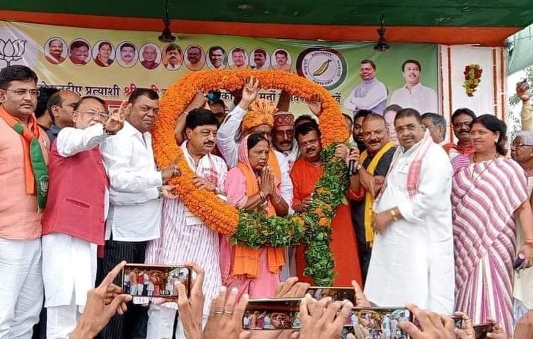 Bokaro: डुमरी विधानसभा उपचुनाव को लेकर राजनीतिक तापमान गर्म, आजसू व भाजपा गठबंधन ने झोंकी ताकत