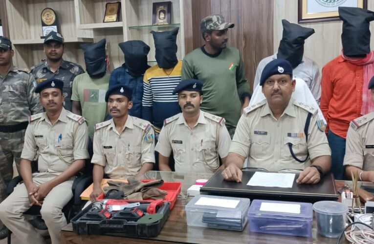 Bokaro: बोकारो के कसमार प्रखंड के बगियारी विद्युत सबस्टेशन में हुए डकैती कांड का उद्भेदन, 5 आरोपी गिरफ्तार
