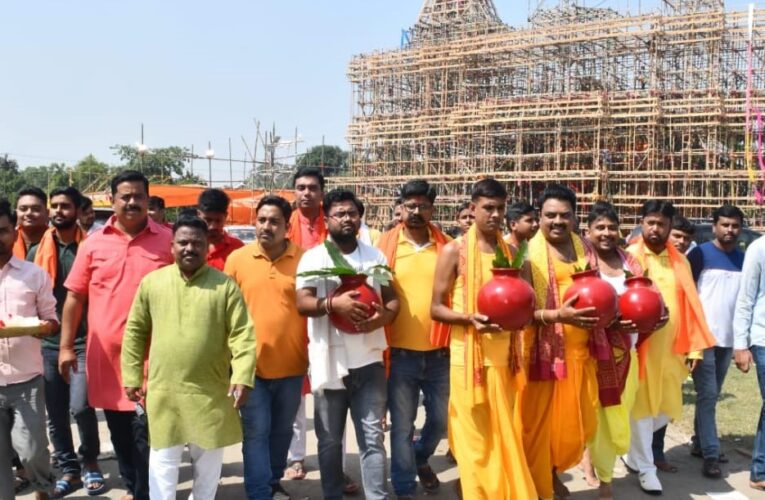 Durga Puja 2023: कलश स्थापना के साथ शारदीय नवरात्र दुर्गा पूजा शुरू