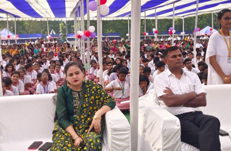 Science Exhibition in St Xavier School: संत जेवियर्स स्कूल में विज्ञान प्रदर्शनी आयोजन, एसपी ने कहा–प्रदर्शनी से रचनात्मक क्षमता को मिलता है बल