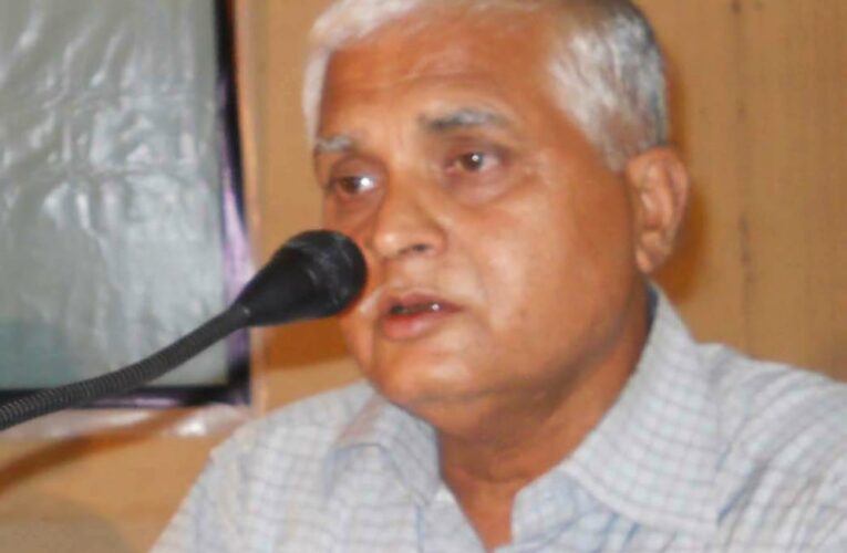 Plash Sahitya Anubhuti Samman : साहित्यकार गिरिजा नंद झा ‘अर्धनारीश्वर’ को ‘पलाश साहित्य अनुभूति सम्मान’