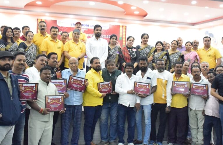 Durga Puja Award 2023: दुर्गा पूजा के श्रेष्ठ पंड़ाल, मूर्ति व साज-सज्जा के लिए पूजा समिति सेक्टर दो रहा ओवर ऑल चैंपियन