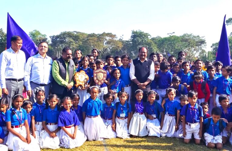 St Xaviers Social Service: संत ज़ेवियर्स सोशल सर्विस का 42वां वार्षिक खेलकूद, फादर अरूण ने कहा—बेहतर जीवन के लिए शिक्षा के साथ तंदरूस्ती के लिए खेल जरूरी