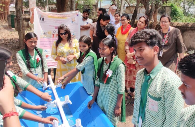 Rotary Midtown Club: रोटरी मिडटाउन क्लब ने सरकारी स्कूल में हैंड वॉश स्टेशन लगवाया