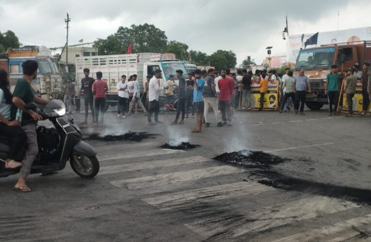 Road Accident in Bokaro : बाइक के धक्के से एक व्यक्ति  की मौत, आक्रोशित लोगों ने किया फोरलेन मुख्य मार्ग को जाम