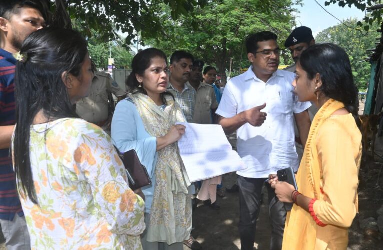 Bokaro News: मुख्यमंत्री दाल-भात केंद्र निरीक्षण में गड़बड़ी उजागर, उपायुक्त ने लक्ष्मी महिला मंडल दाल-भात केंद्र बंद करने का दिया निर्देश