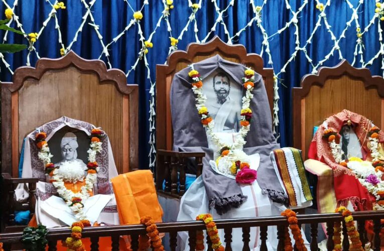 Bokaro News: श्रीरामकृष्ण विवेकानंद संघ परिसर में श्रद्धा के साथ की गयी मां शारदा की जन्मतिथि पूजा