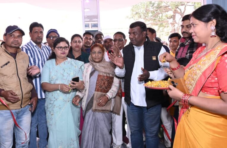 Bokaro News: पूर्व विधायक बबीता ने किया मैरिज हॉल का उदघाटन, कहा—क्षेत्र में नहीं है कोई विवाह मंडप