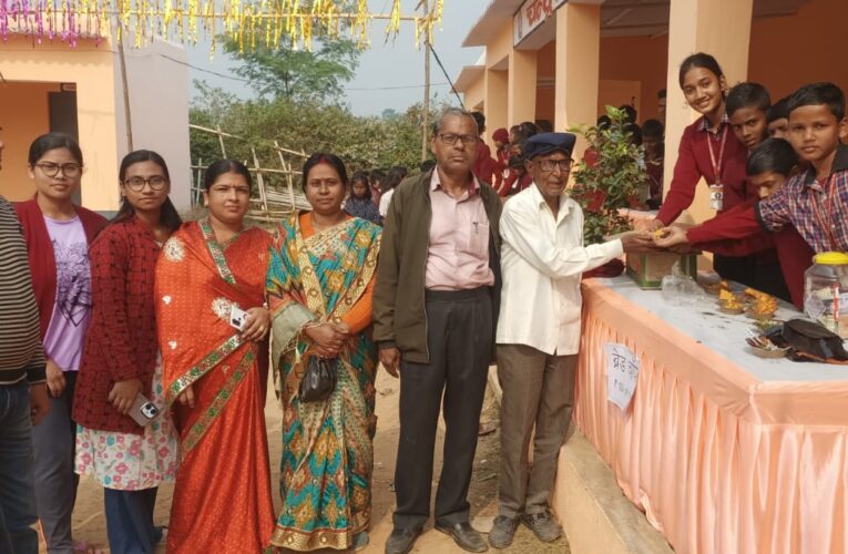 Bokaro News: सरस्वती शिशु मंदिर में वार्षिकोत्सव का आयोजन, बच्चोंके पकाए व्यंजनों का अभिभावकों ने उठाया लुत्फ