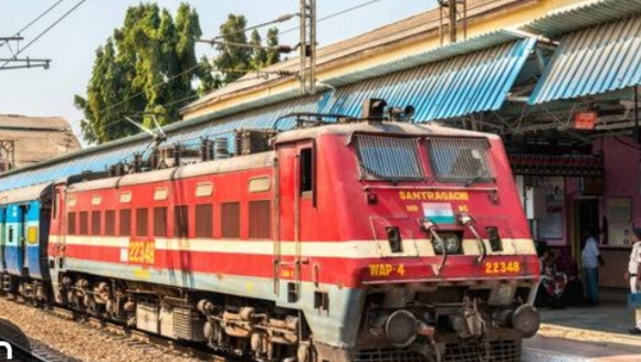 Ranchi Railway News: रांची रेल मंडल से परिचालित ट्रेनों की रांची, हटिया स्टेशन से प्रस्थान व आगमन समय में 1 जनवरी से किया गया परिवर्तन