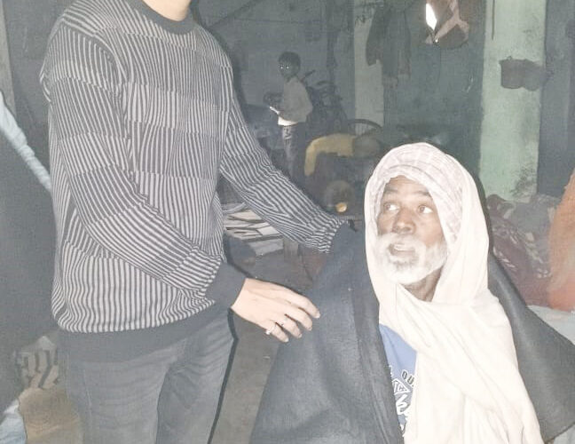 Bokaro News:वार्ड संख्या-34 में 15 दिवसीय सेवा अभियान शुरू, जरूरतमंदों के बीच बांटे गये कंबल