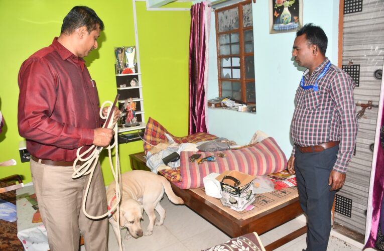Bokaro Crime News: बोकारो के सेक्टर 6B में सेवानिवृत कर्मी के बंद आवास में चोरी, पत्नी का इलाज करने गए थे कोलकाता