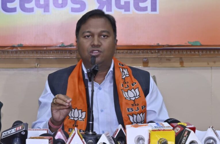 Ranchi News: आईएएस अधिकारी के बेटे के फर्जी प्रमाण पत्र पर विवाद, भाजपा ने उठाए चार बड़े सवाल, झारखंड सरकार कटघरे में