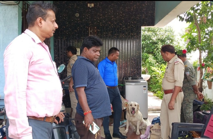 Bokaro Crime News: डीसी कार्यालय के हेड क्लर्क के बंद आवास से चोरी, करीब 10 लाख के गहने सहित 35 हजार नकद गायब