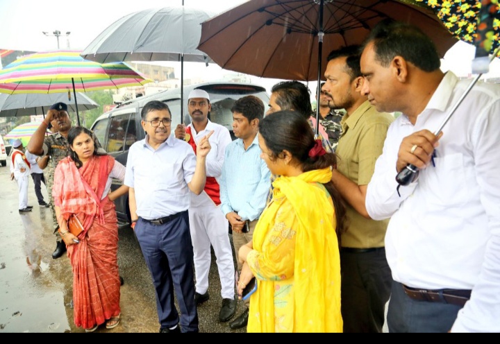 Bokaro News: बारिश के बीच जल जमाव को लेकर उपायुक्त ने किया निरीक्षण, नागरिक सुरक्षा और गरगा डैम की स्थिति को लेकर दिए आवश्यक दिशा–निर्देश 