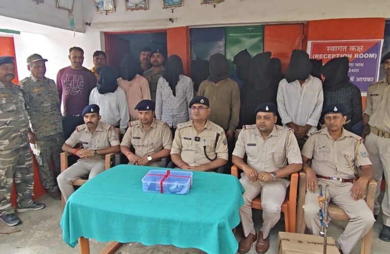 Bokaro Crime News: एटीएस पुलिस उत्पाद के संयुक्त छापेमारी में अवैध विदेशी शराब समेत करीब एक करोड़ की संपत्ति जब्त, 11 को भेजा गया जेल