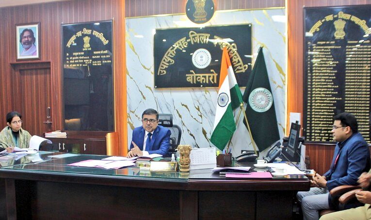 Bokaro News: जीरो एक्सीडेंट की ओर बढ़े बोकारो, सभी जरूरी कदम उठाएंः उपायुक्त