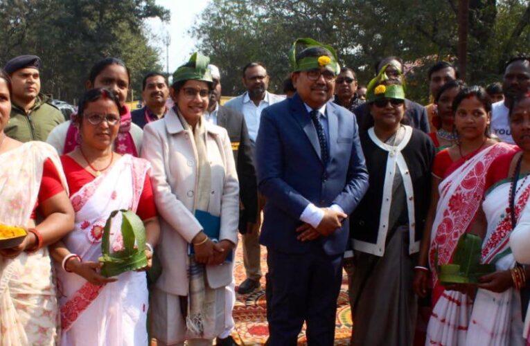 Bokaro News: उपायुक्त ने कहा —बेटियां केवल विवाह के लिए नहीं बनी, देश के लिए बेटियां सबसे महत्वपूर्ण संसाधन